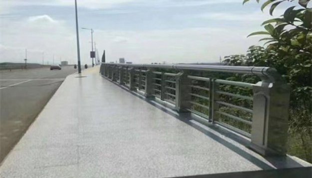 橋梁護欄